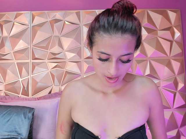 violetaRocher live cam on BongaCams