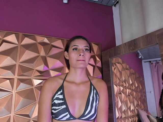 violetaRocher live cam on BongaCams