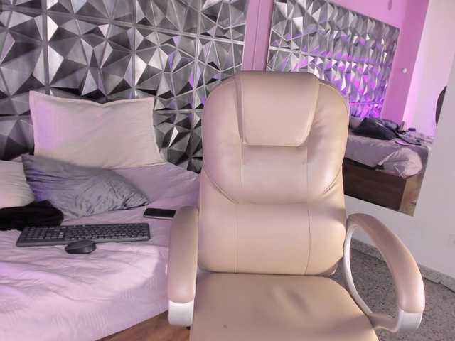 violetaRocher live cam on BongaCams