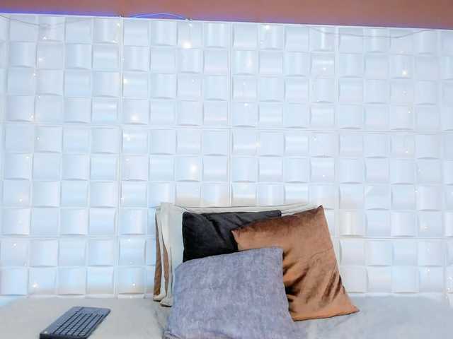violetaRocher live cam on BongaCams