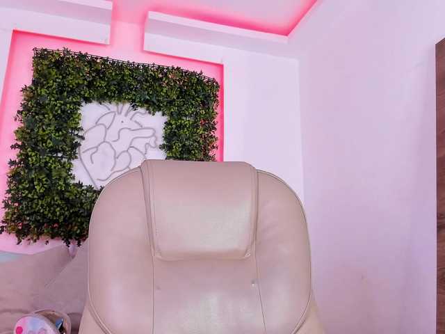 violetaRocher live cam on BongaCams