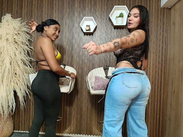 LaraAndDanna live cam on BongaCams