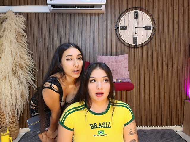 LaraAndDanna live cam on BongaCams