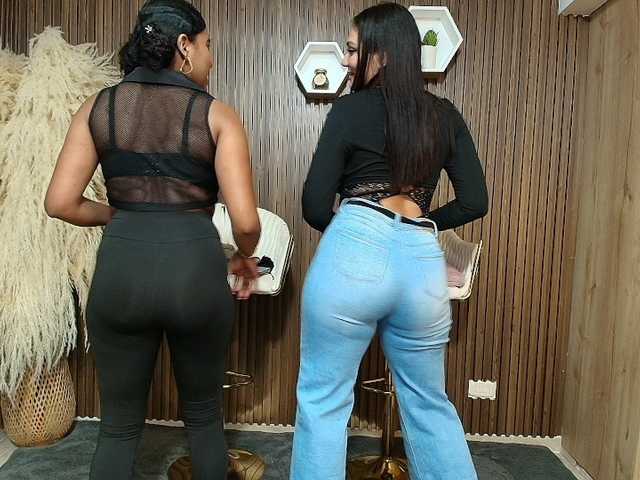 LaraAndDanna live cam on BongaCams