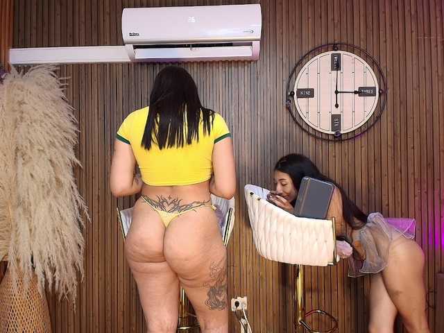 LaraAndDanna live cam on BongaCams