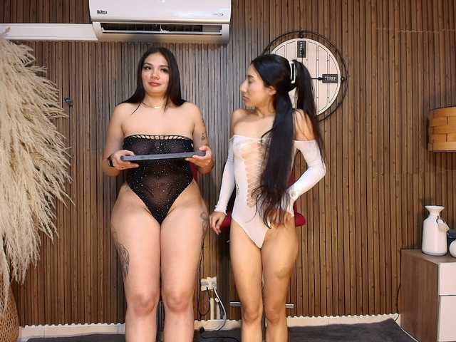 LaraAndDanna live cam on BongaCams