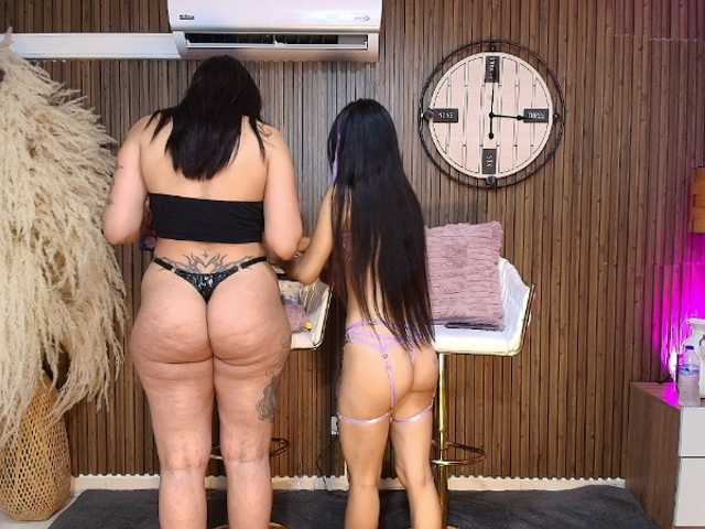 LaraAndDanna live cam on BongaCams