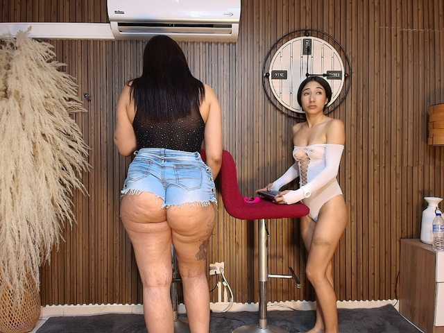LaraAndDanna live cam on BongaCams