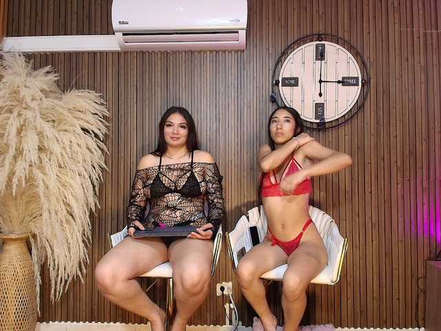 LaraAndDanna live cam on BongaCams