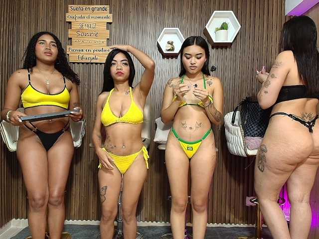 LaraAndDanna live cam on BongaCams