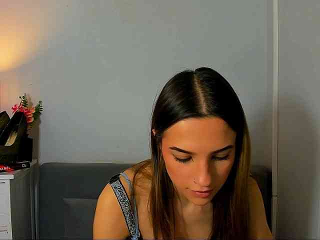 HarperDelicate webcam
