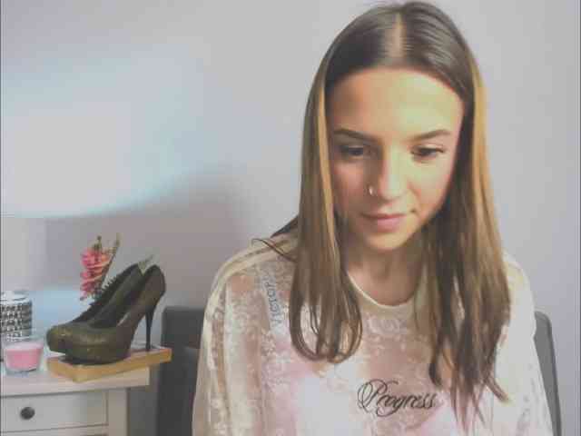HarperDelicate webcam