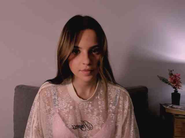 HarperDelicate webcam