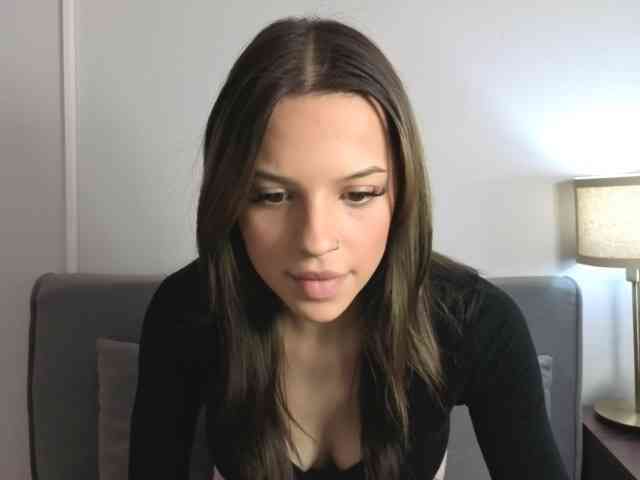 HarperDelicate webcam