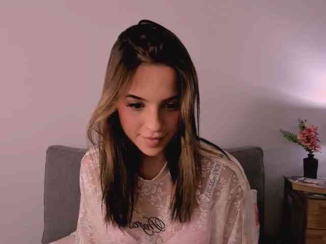 HarperDelicate webcam