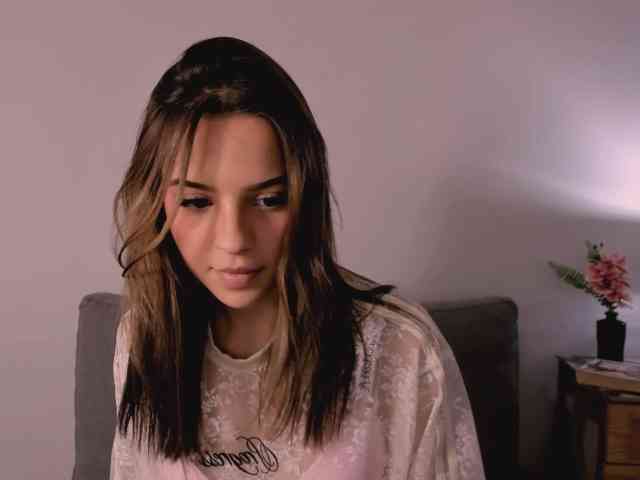 HarperDelicate webcam