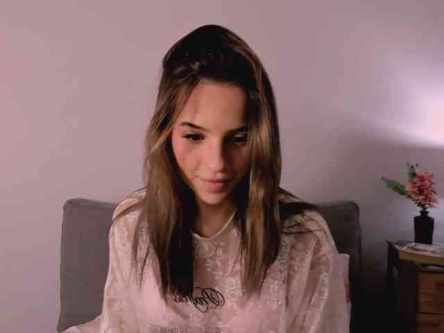 HarperDelicate webcam