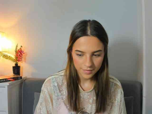 HarperDelicate webcam