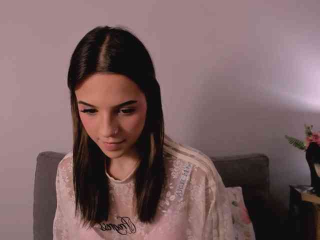 HarperDelicate webcam