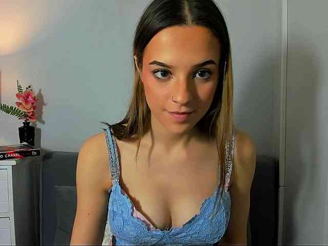 HarperDelicate webcam