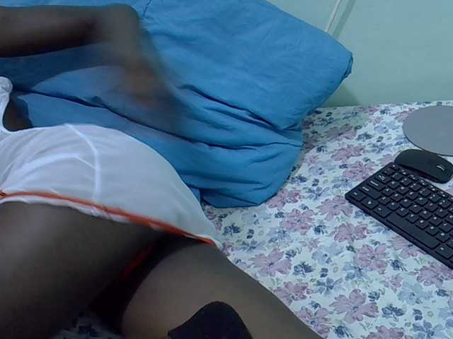 Slim-sheddy live cam on BongaCams