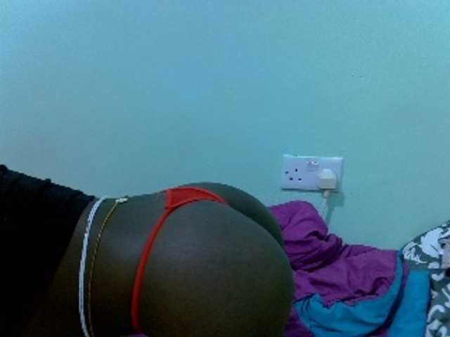 Slim-sheddy live cam on BongaCams
