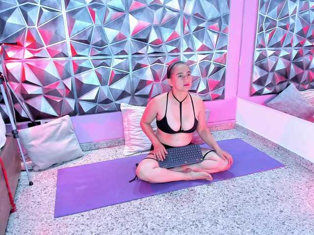 Maya369 live cam preview