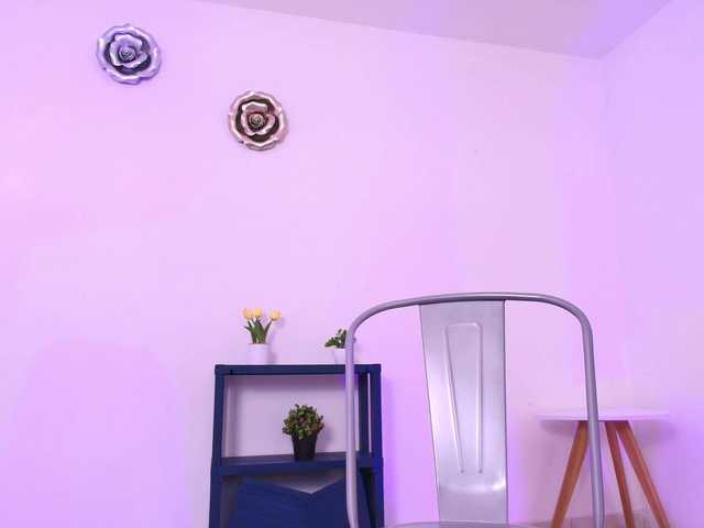 Maya369 live webcam show