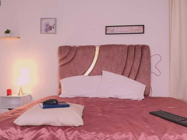 Maya369 live webcam show