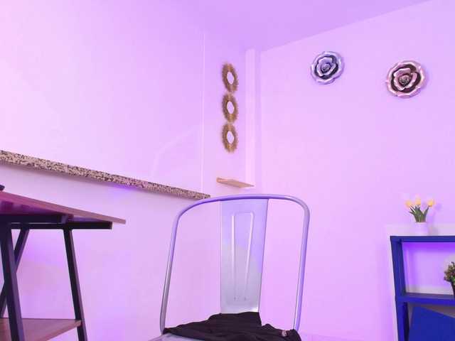 Maya369 live webcam show