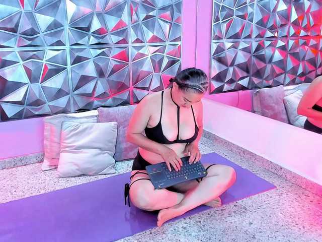 Maya369 live cam preview