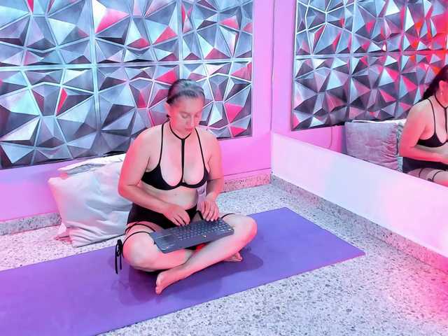 Maya369 live cam preview