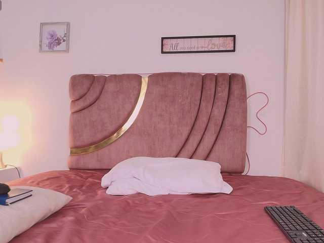 Maya369 live webcam show
