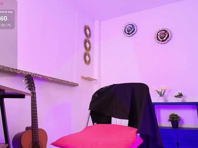 Maya369 live webcam show