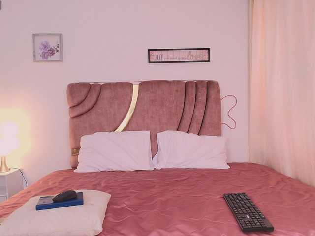 Maya369 live webcam show