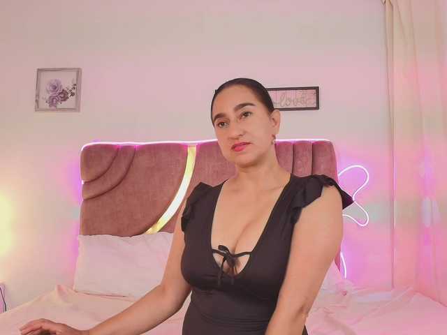 Maya369 live webcam show