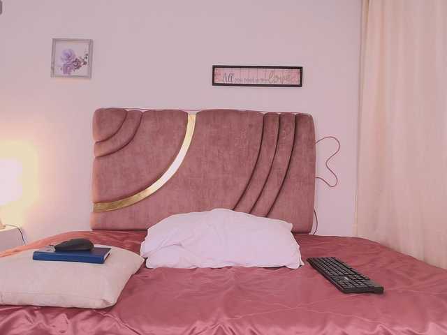 Maya369 live webcam show