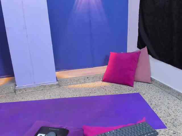 Maya369 webcam