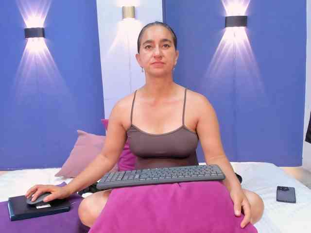 Maya369 webcam