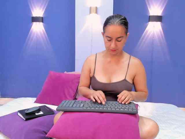Maya369 webcam