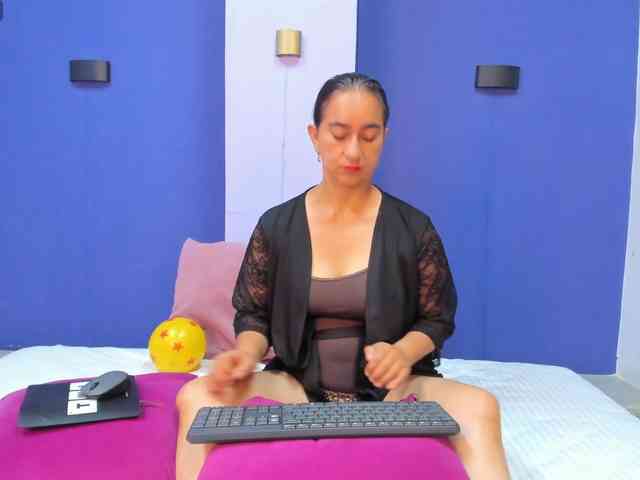 Maya369 webcam