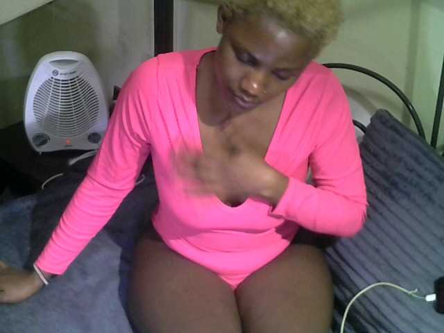 KissMeLuna live cam on BongaCams