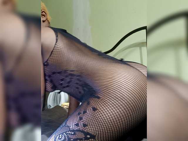 KissMeLuna live cam on BongaCams