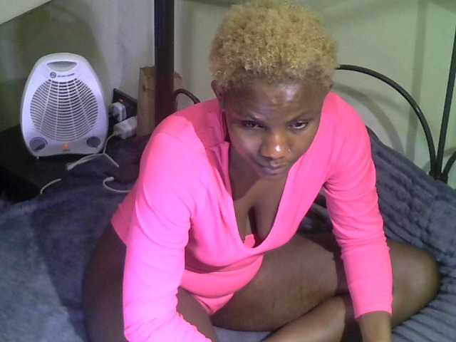 KissMeLuna live cam on BongaCams