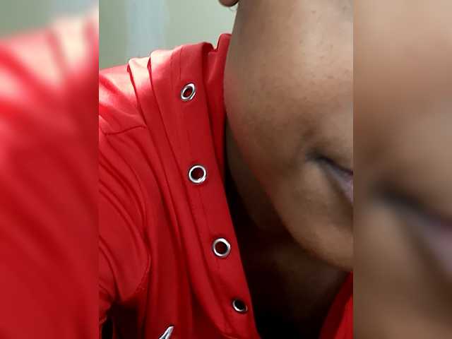 KissMeLuna live webcam show