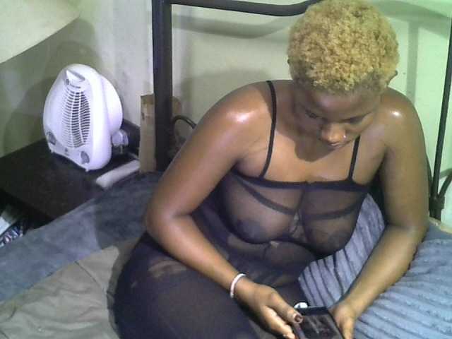 KissMeLuna live cam on BongaCams