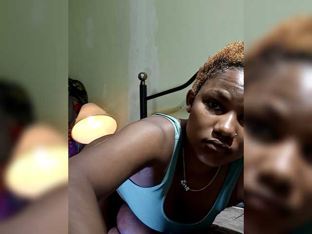 KissMeLuna live cam on BongaCams