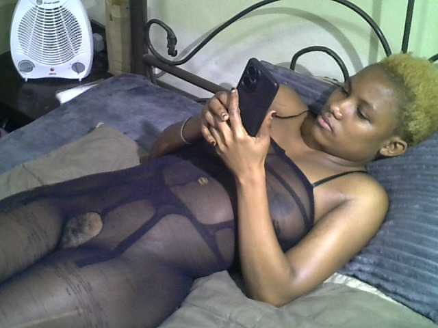 KissMeLuna live cam on BongaCams