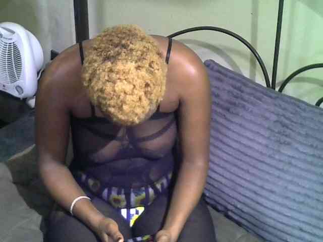 KissMeLuna webcam