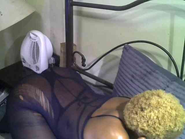 KissMeLuna webcam